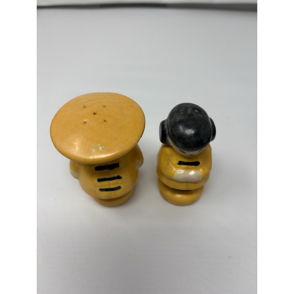 Vintage Asian Couple Salt & Pepper Shakers Yellow Black 1950's Mid Century Retro - Picture 7 of 11